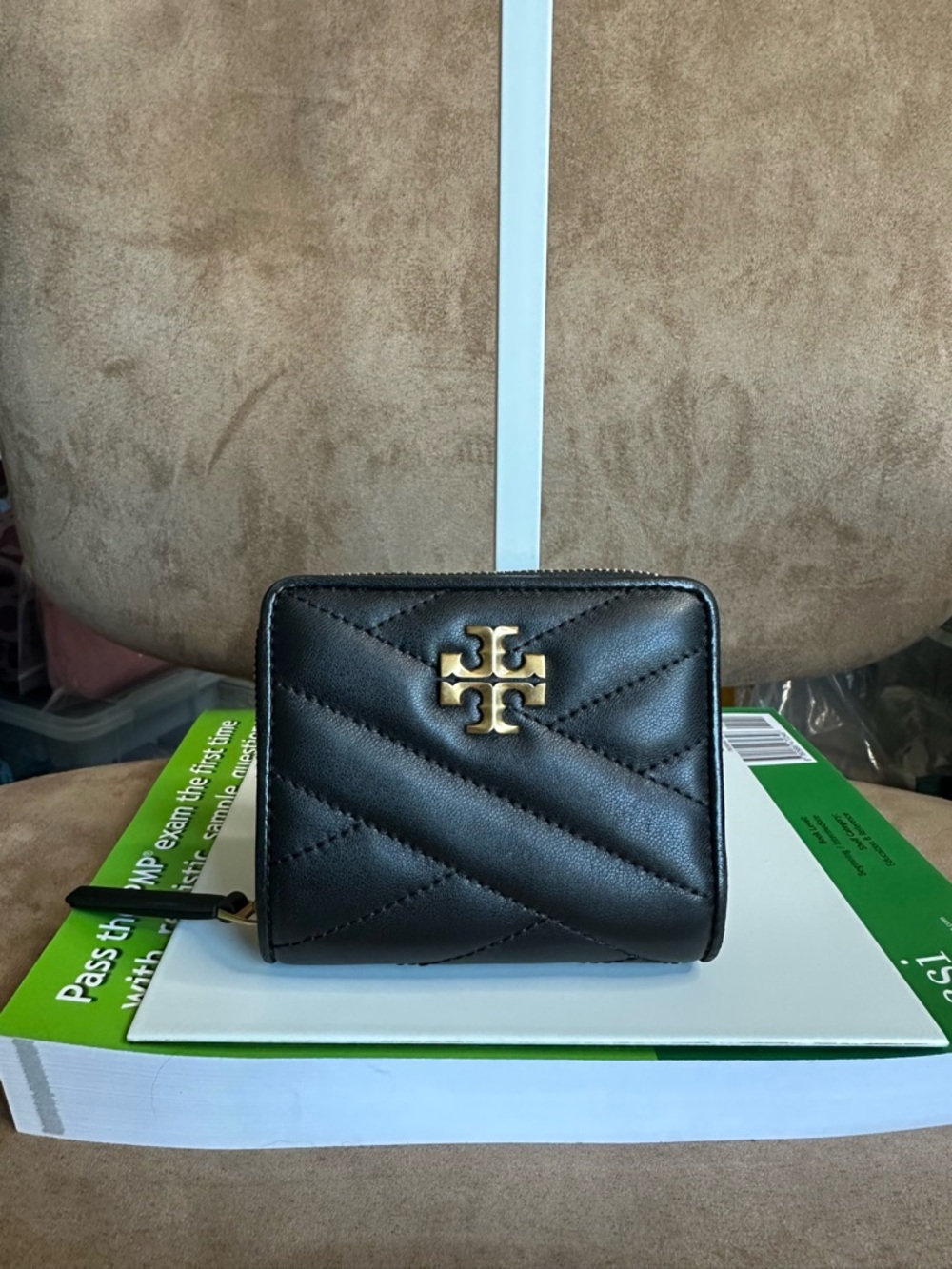 Tory Burch Kira Chevron Bi-Fold Wallet Black Quilted Very Good Condition